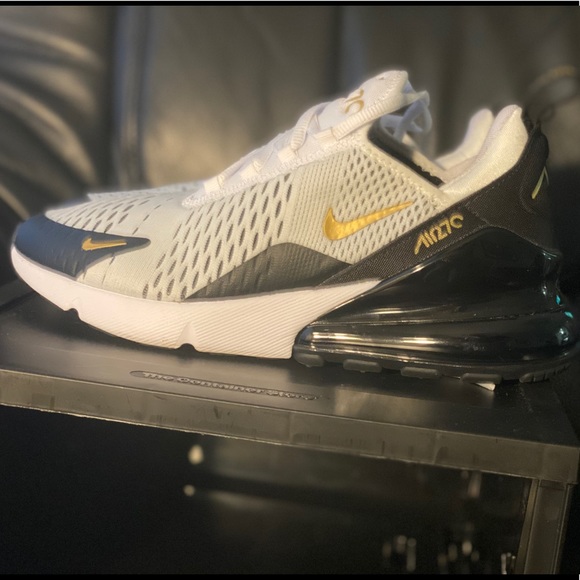 Nike Air Max 270 - Picture 2 of 2
